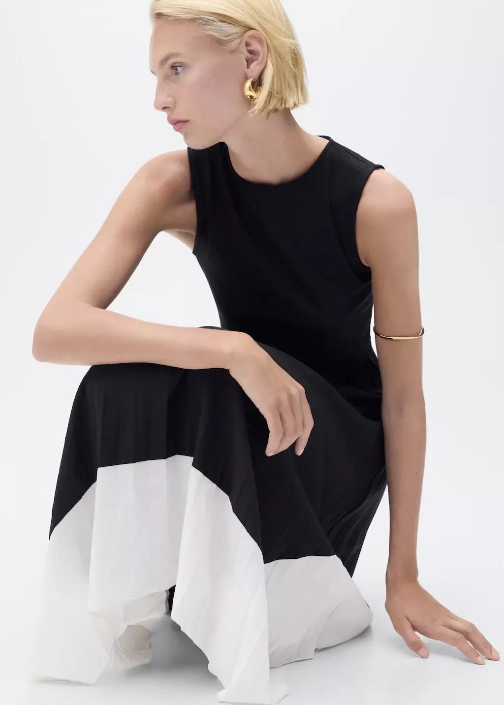 Black Combined Pleated Dress, , large image number 4