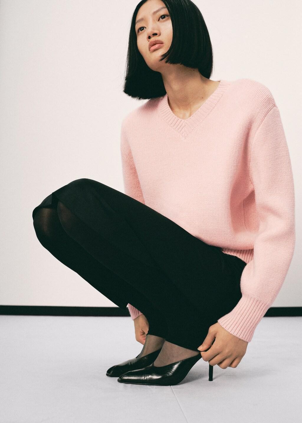 LT-PASTEL PINK V-neck knit sweater, Light-Pastel Pink, large image number 4