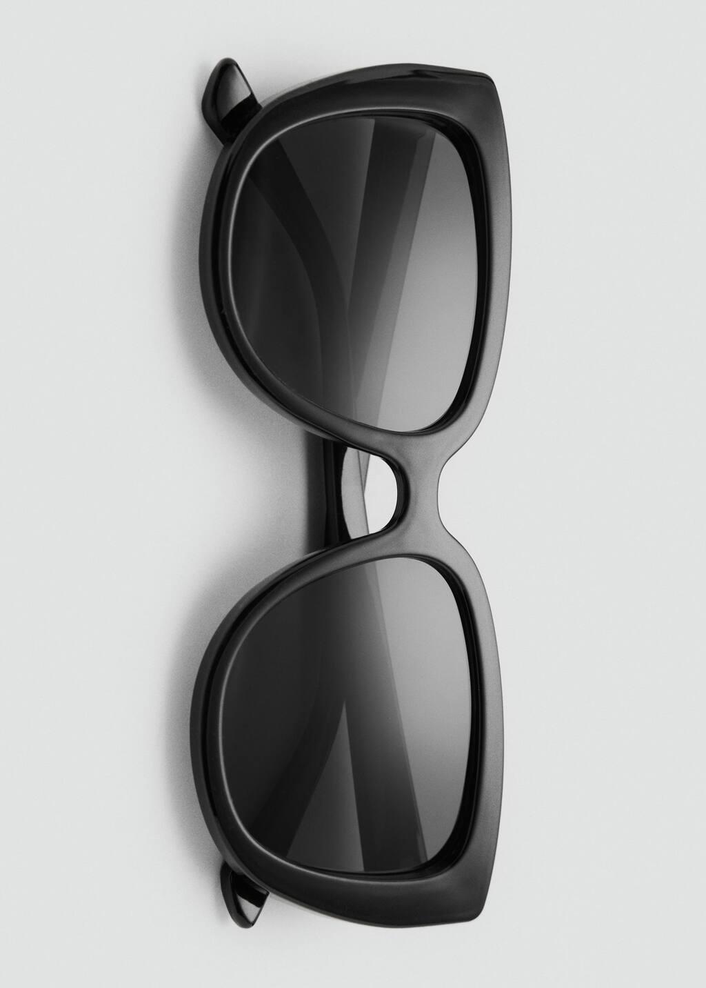 Black Resin Frame Sunglasses, Black, large image number 2