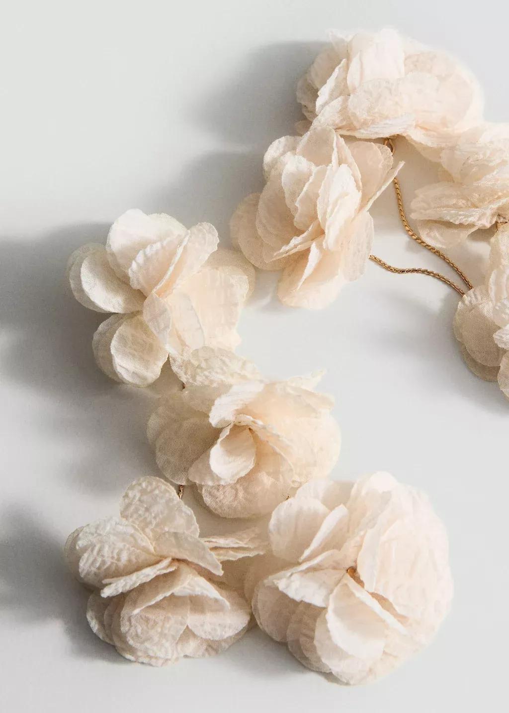 LIGHT BEIGE Woven flower earrings, Light Beige, large image number 0