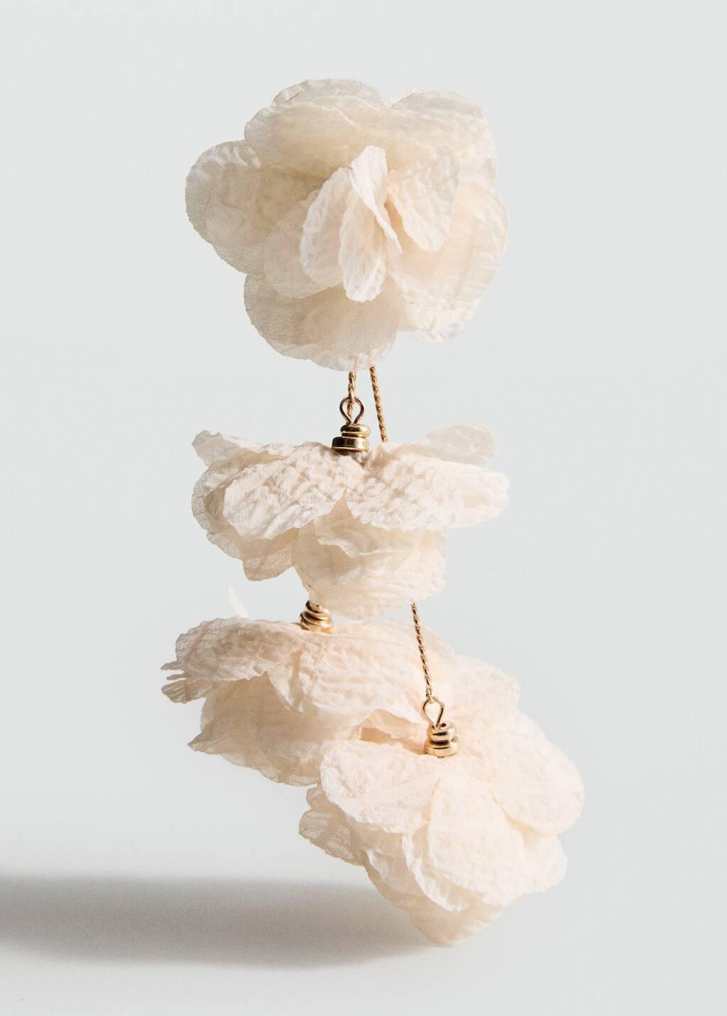 LIGHT BEIGE Woven flower earrings, Light Beige, large image number 1