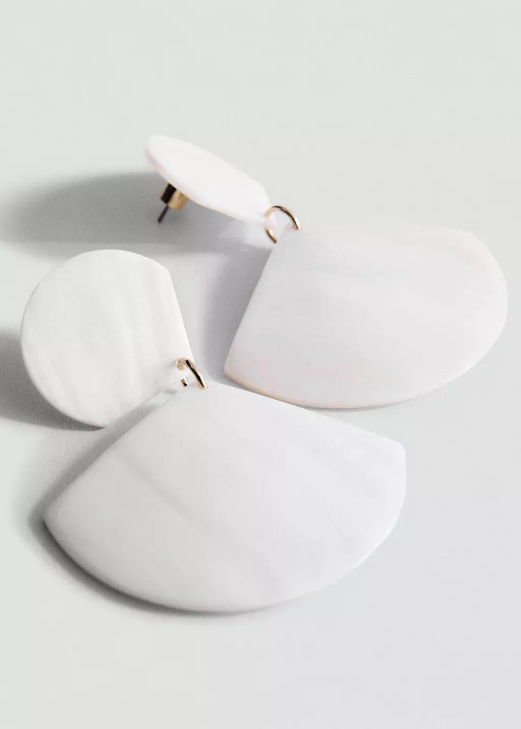 WHITE Shell pendant earrings, White, medium
