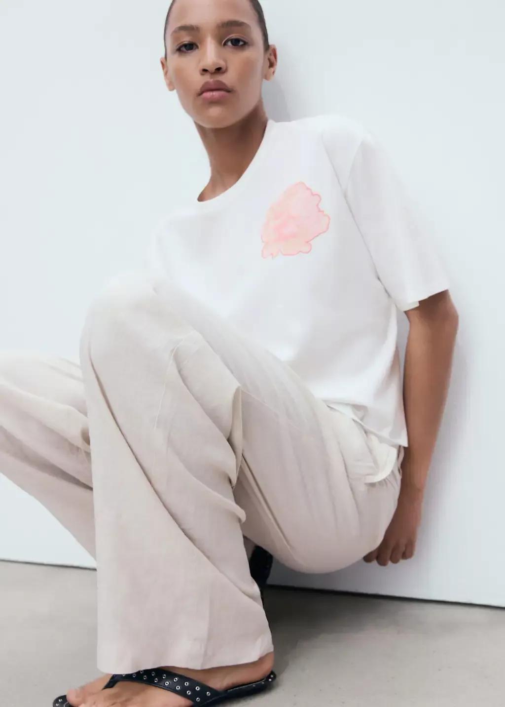 White Cotton T-Shirt With Flower Detail, , large image number 3