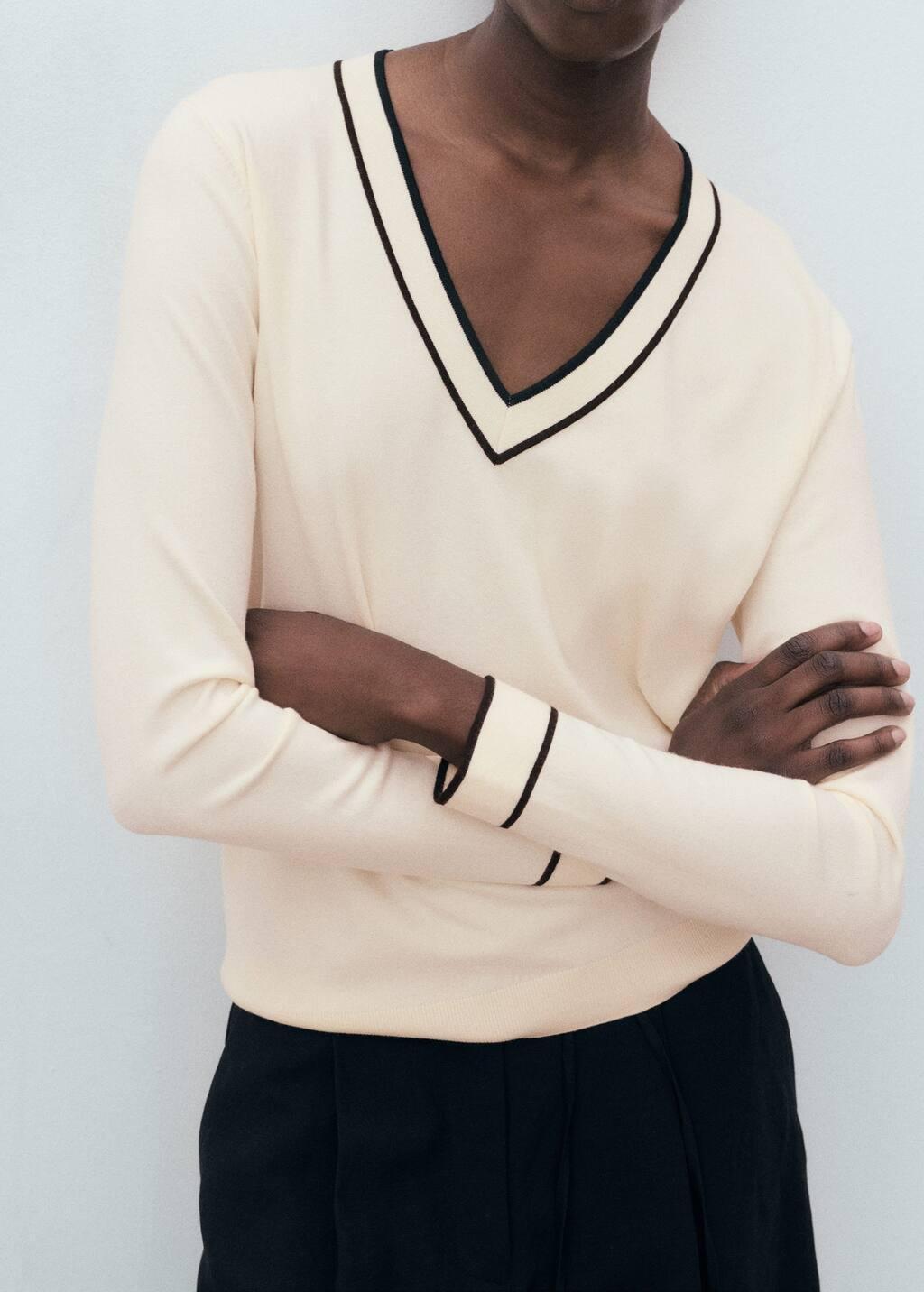 Beige Contrasting V-Neck Sweater, 0201_05, large image number 3