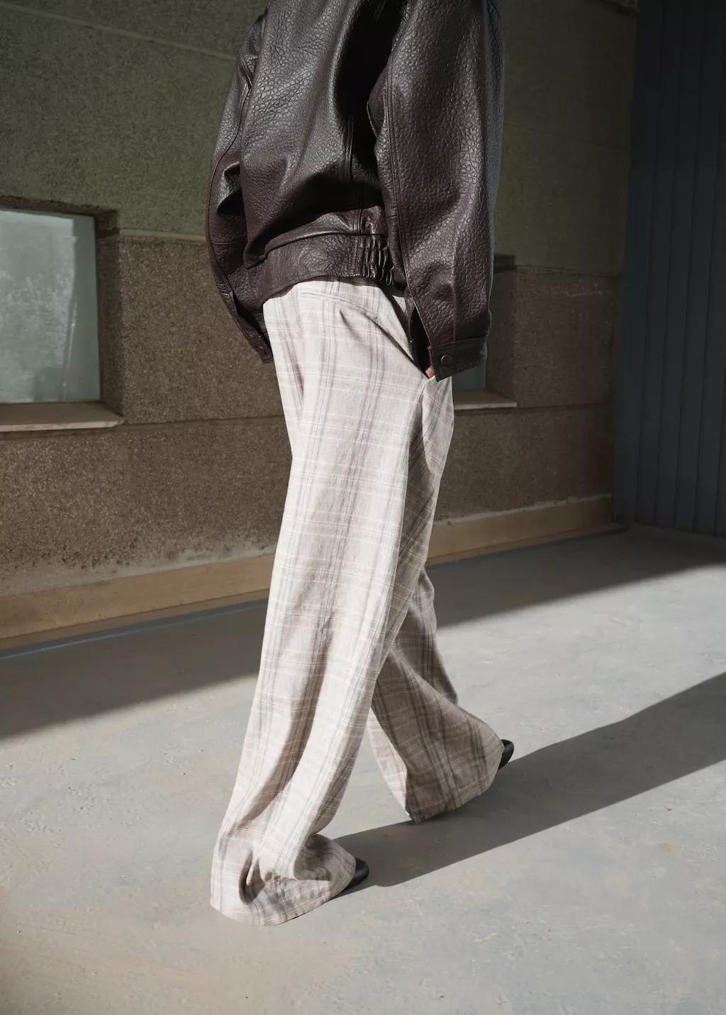 Grey Check Pleated Trousers, 0201_06, large image number 2