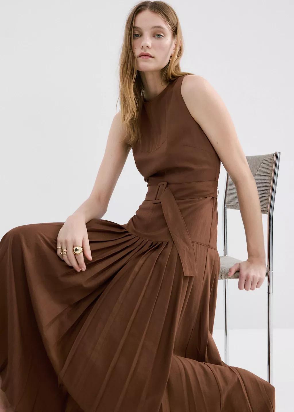 Brown Pleated A-Line Dress, 0201_30, large image number 3