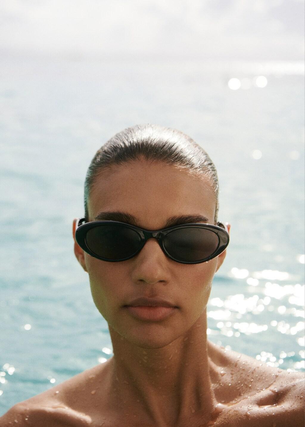 Black Resin Frame Sunglasses, Black, medium