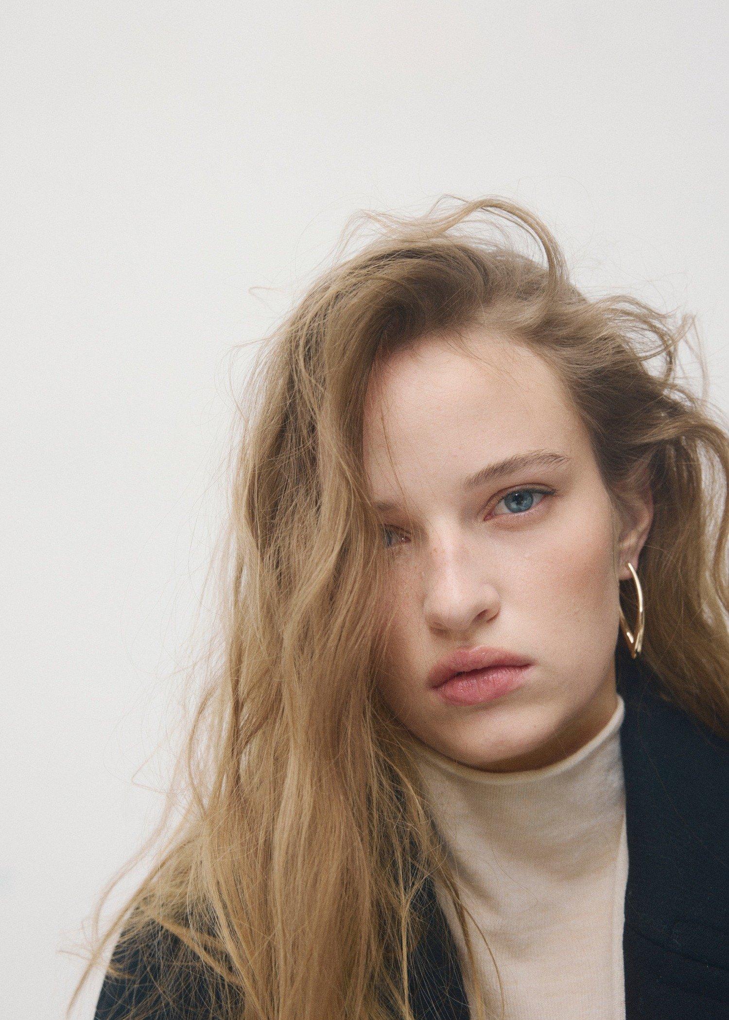 Gold Twisted Hoop Earrings, Gold, large image number 4