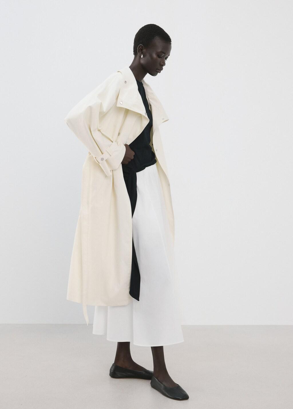 WHITE, White, medium