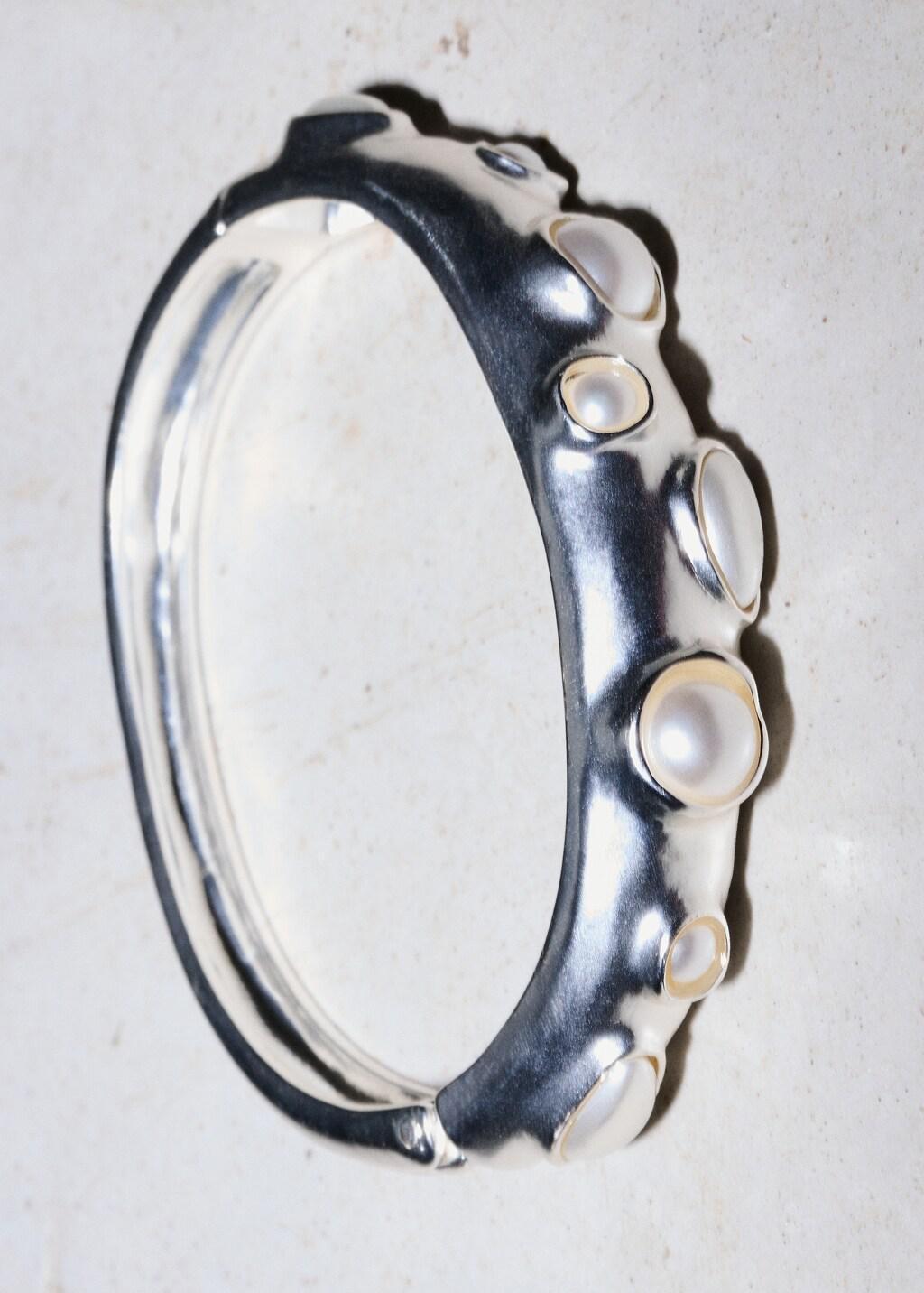 Silver Rigid Bangle With Crystal Appliqu&atilde;&copy;S, Silver, medium