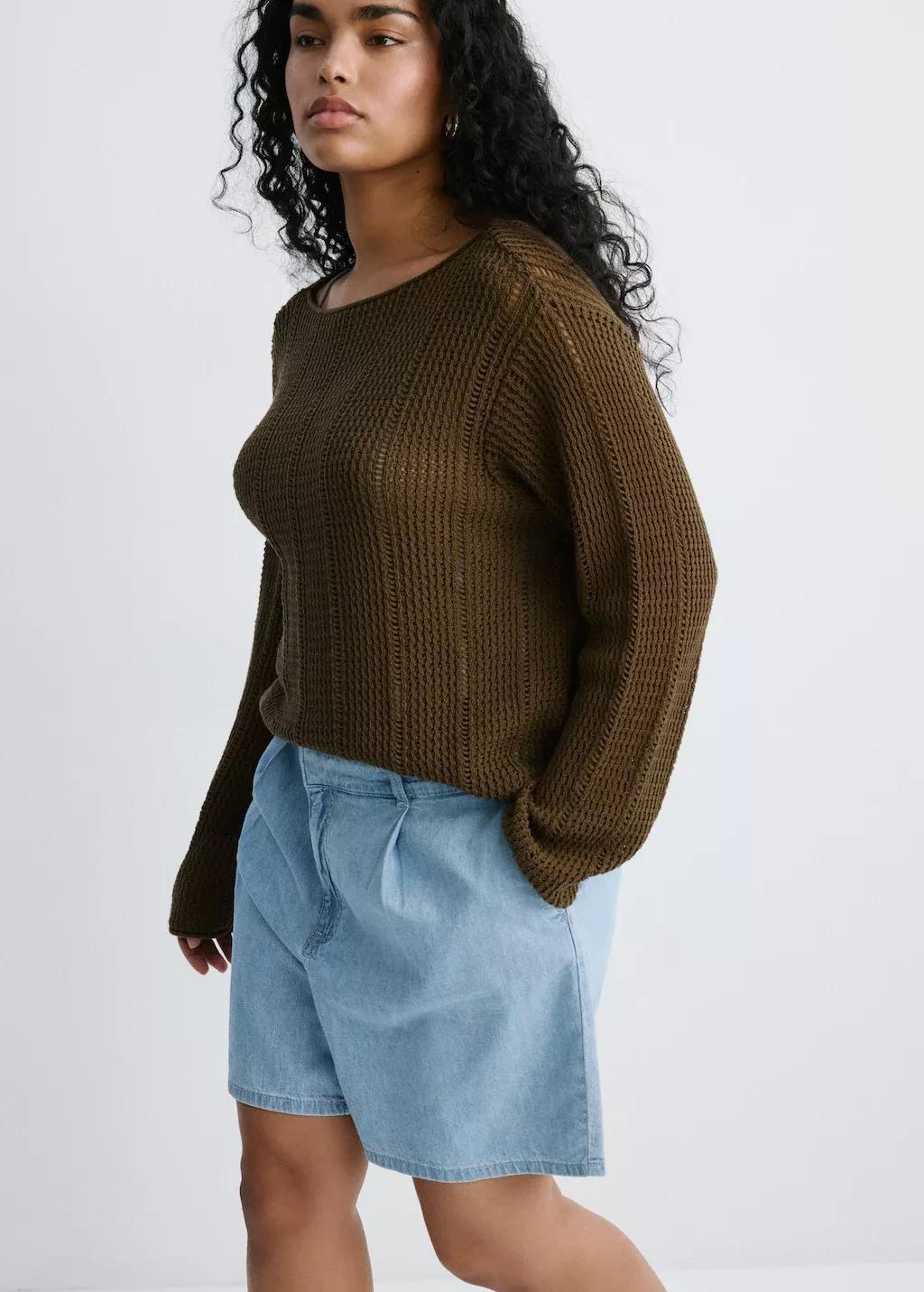 Blue Mid-Rise Denim Bermuda Shorts With Pleats, Open Blue, large image number 6