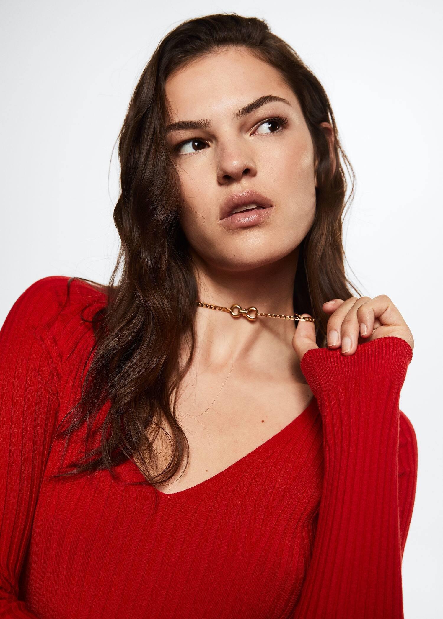 red V-neck ribbed knit sweater, , large image number 2