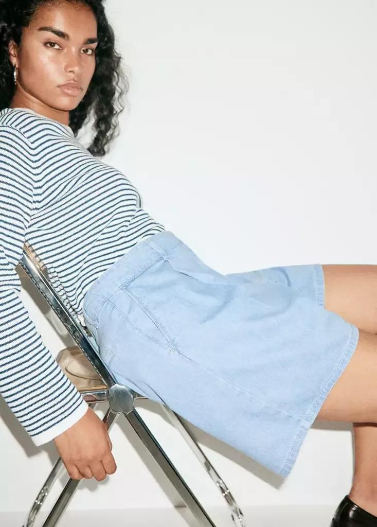 Blue Mid-Rise Denim Bermuda Shorts With Pleats, Open Blue, large image number 13