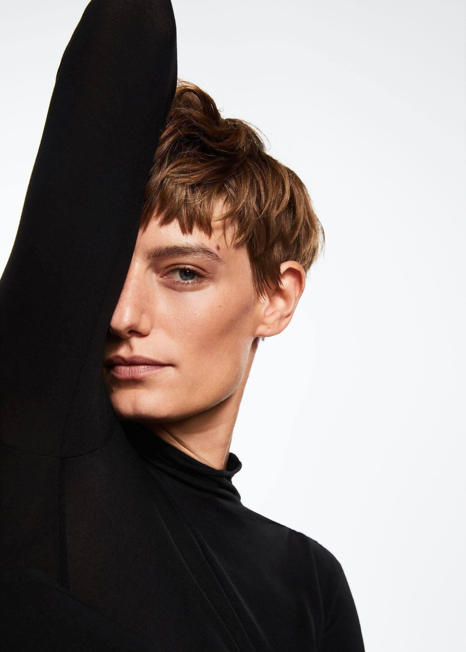 Black Turtleneck Long-Sleeved T-Shirt, , large image number 2