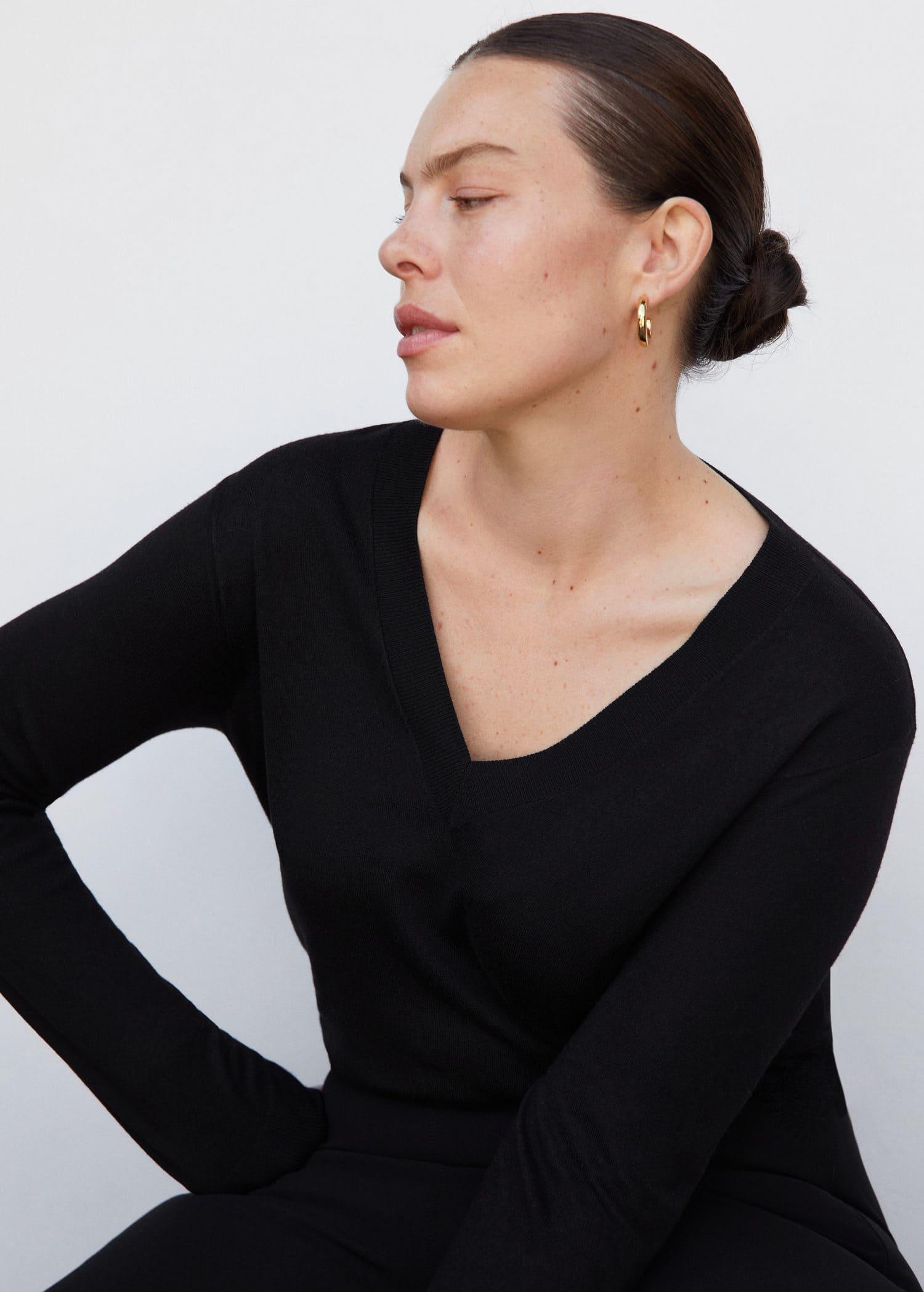 Black Fine-Knit V-Neck Sweater, , large image number 5