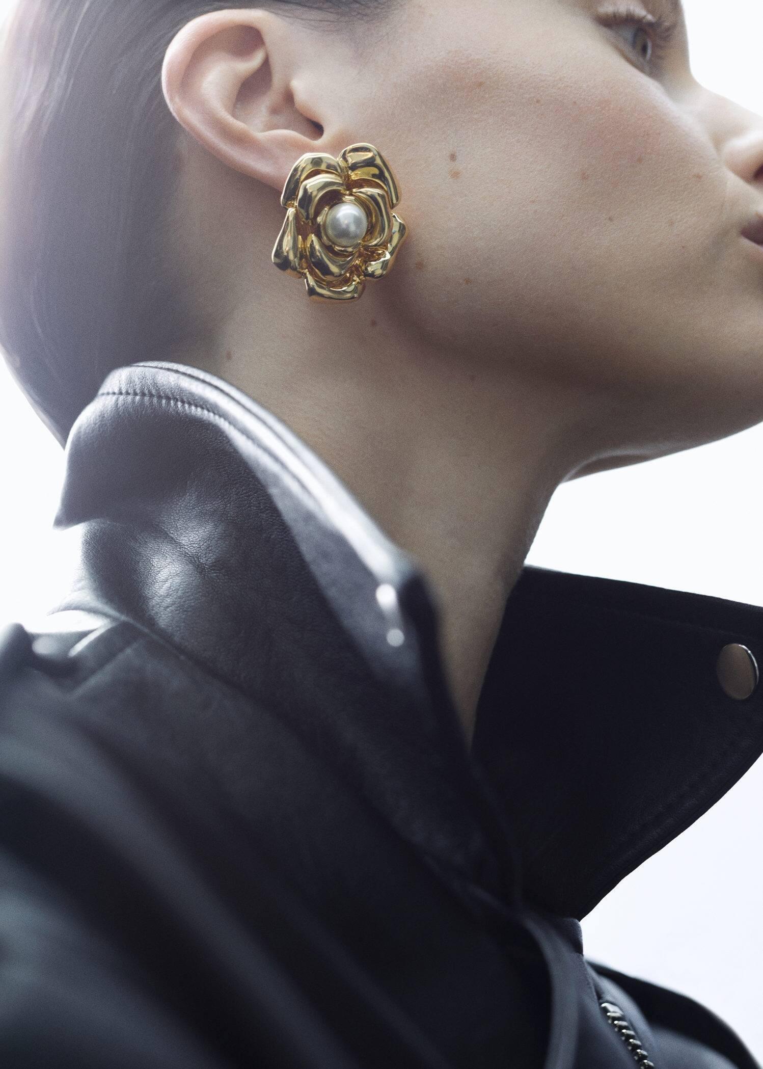 Gold Pearl Decoration Flower Earrings, , large image number 3