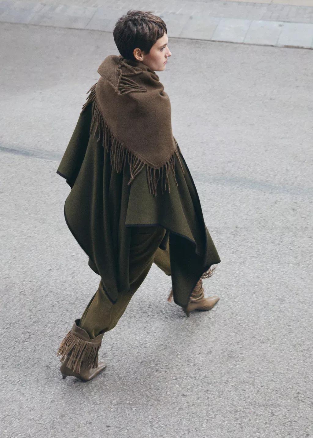 Khaki Contrast Trim Knit Cape, 0201_37, large image number 4