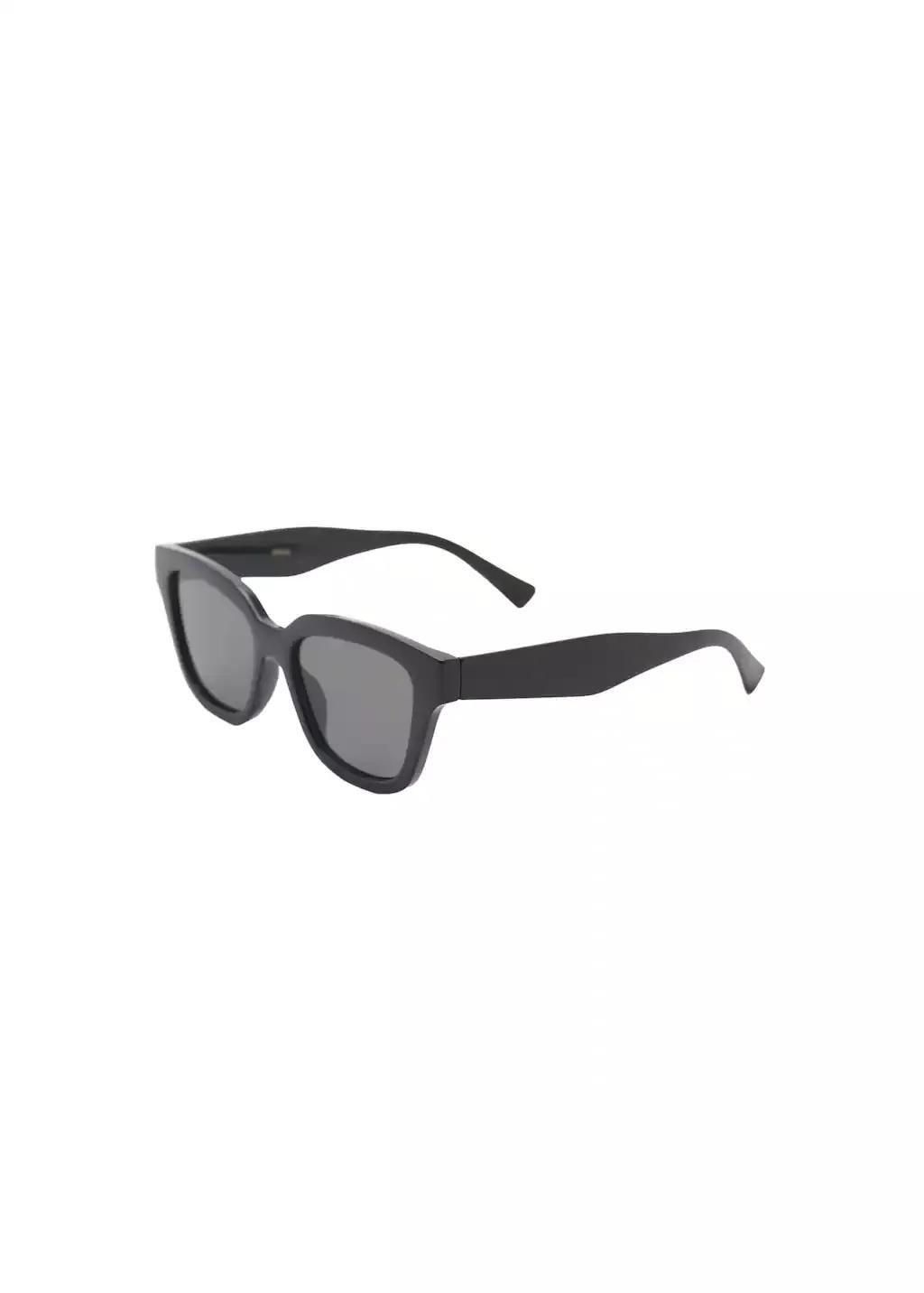 Black Resin Frame Sunglasses, Black, large image number 2