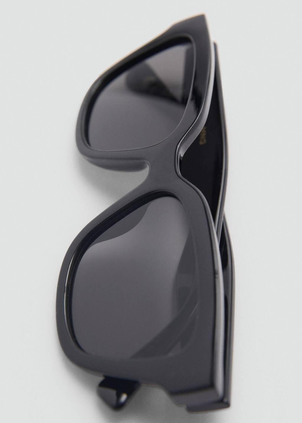 Black Resin Frame Sunglasses, Black, large image number 3