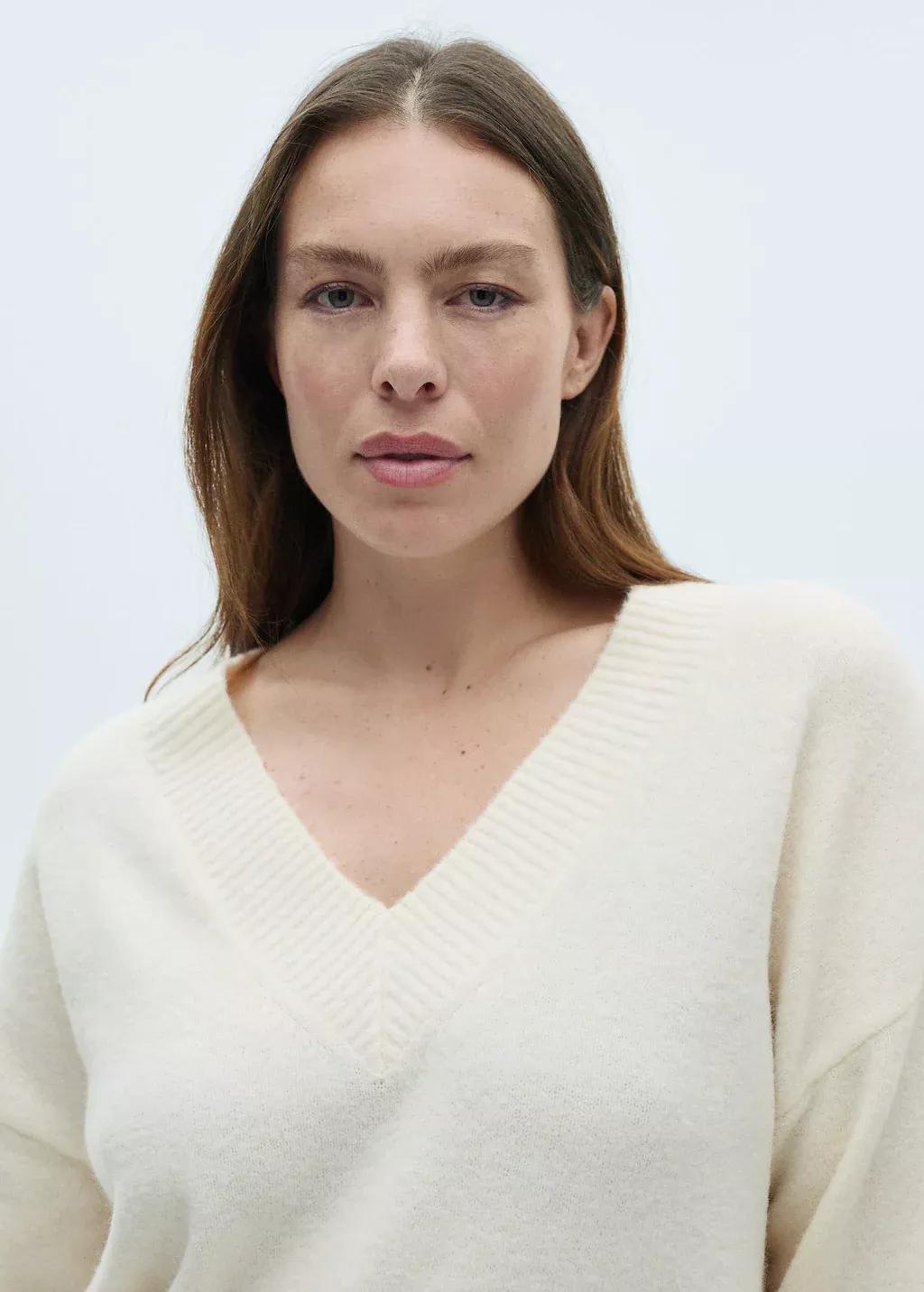 Beige Oversized V-Neck Sweater, , large image number 5
