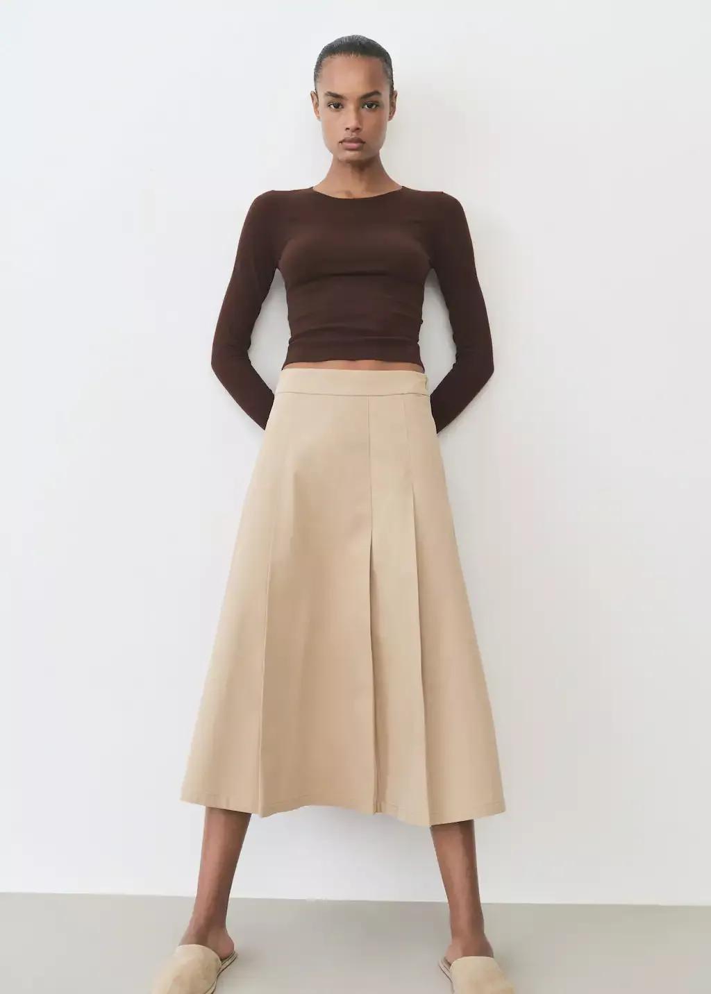 Brown Fine-Knit Fitted Sweater, , large image number 2