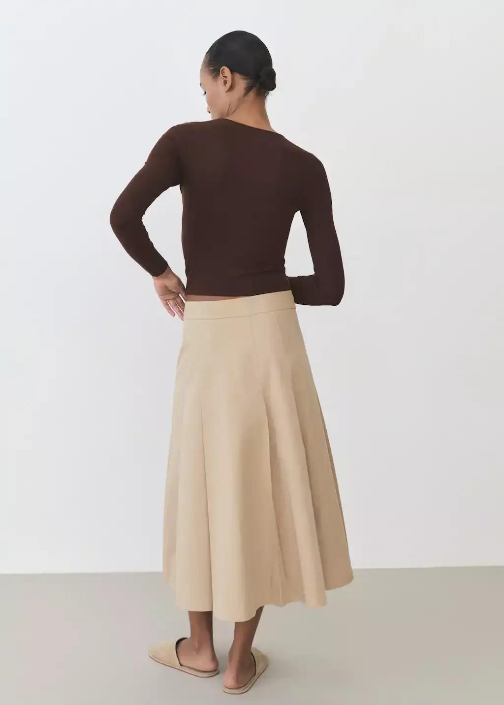 Brown Fine-Knit Fitted Sweater, , large image number 8