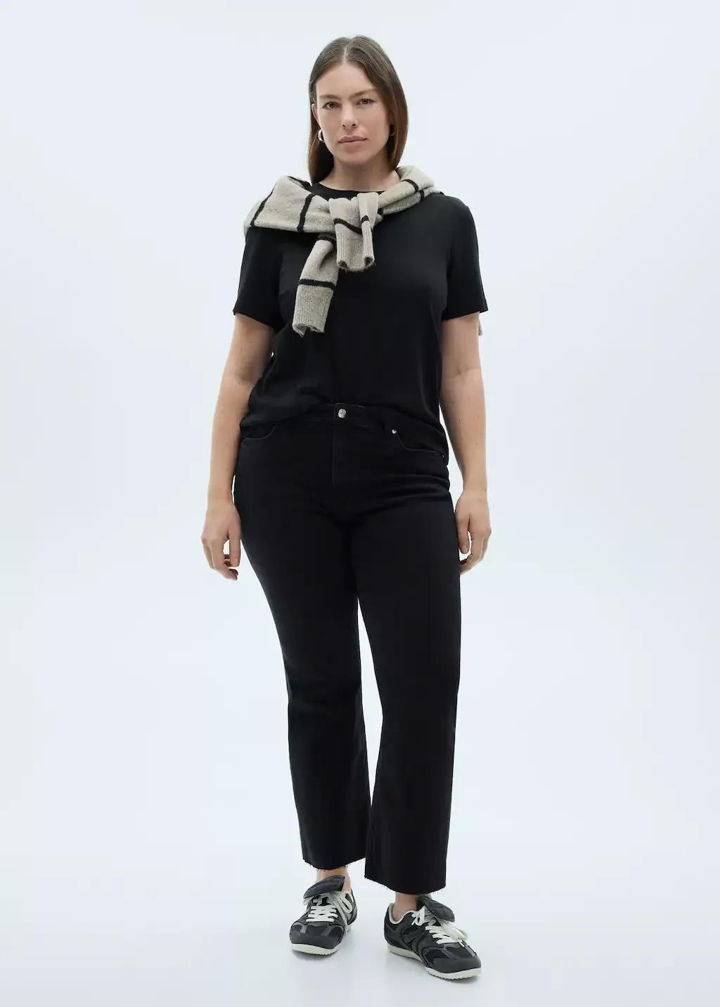 Black Basic T-Shirt Made Of 100% Cotton, , large image number 3