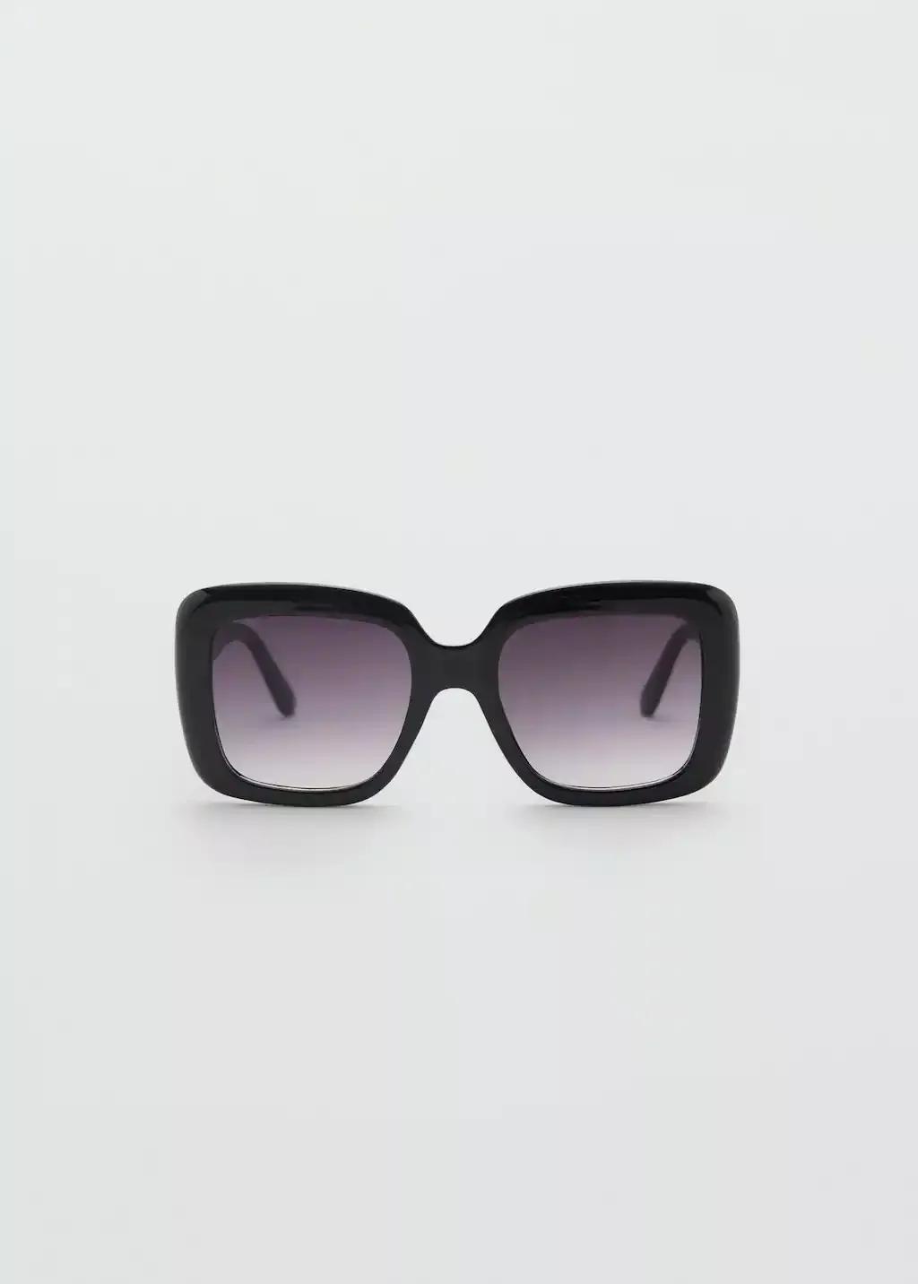 Black Resin Frame Sunglasses, Black, large image number 4
