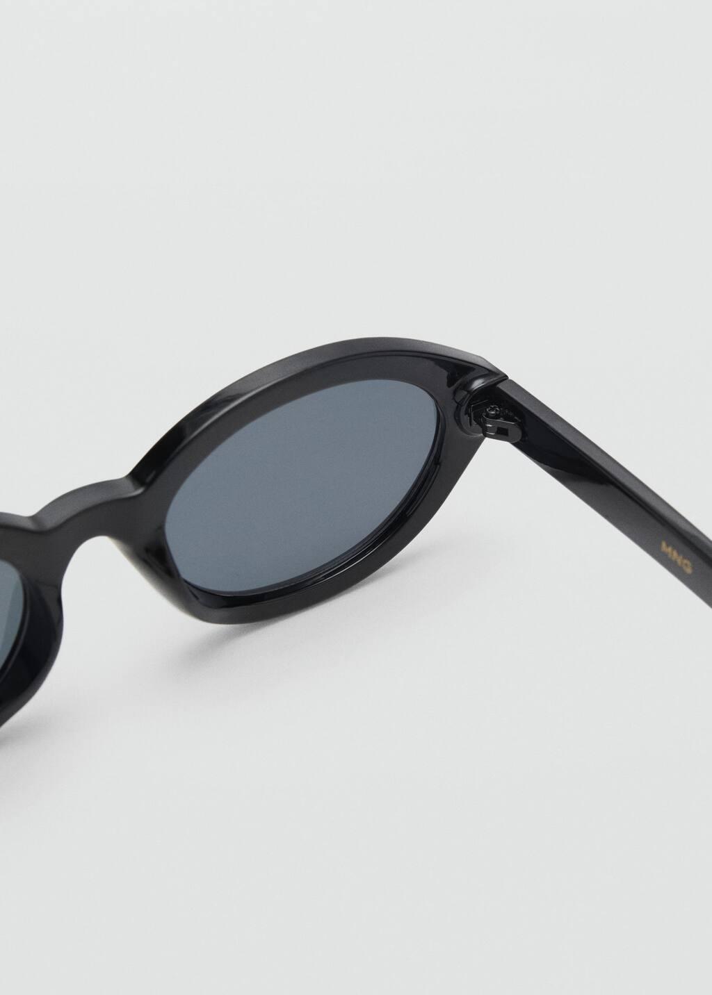 Black Oval Frame Sunglasses, Black, large image number 1
