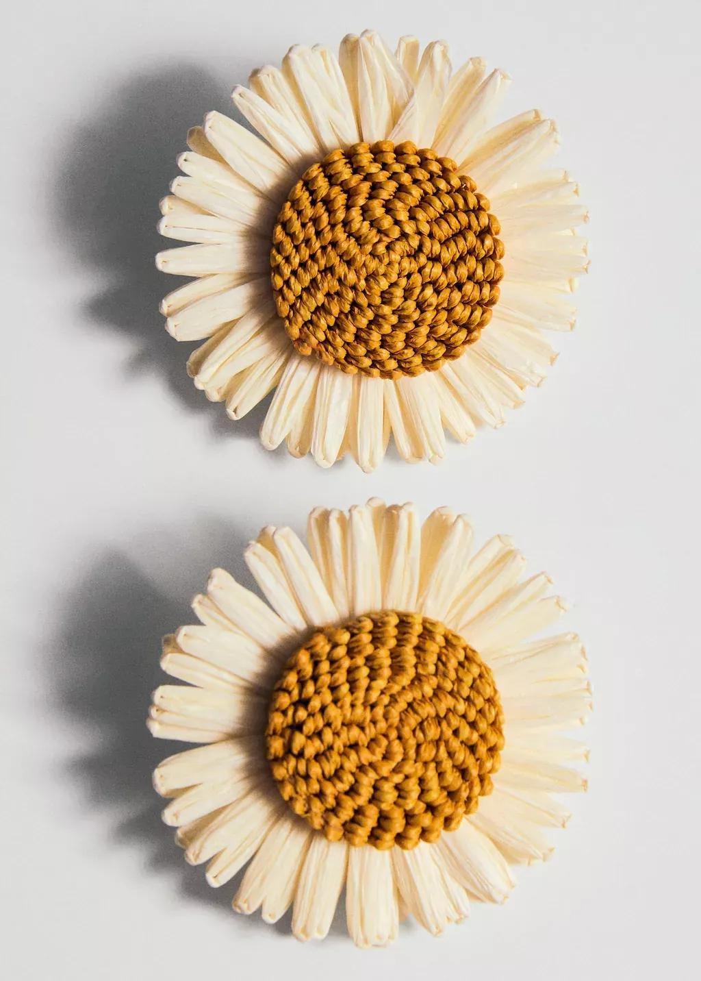 Beige Flowers Raffia Earrings, Light Beige, large image number 1