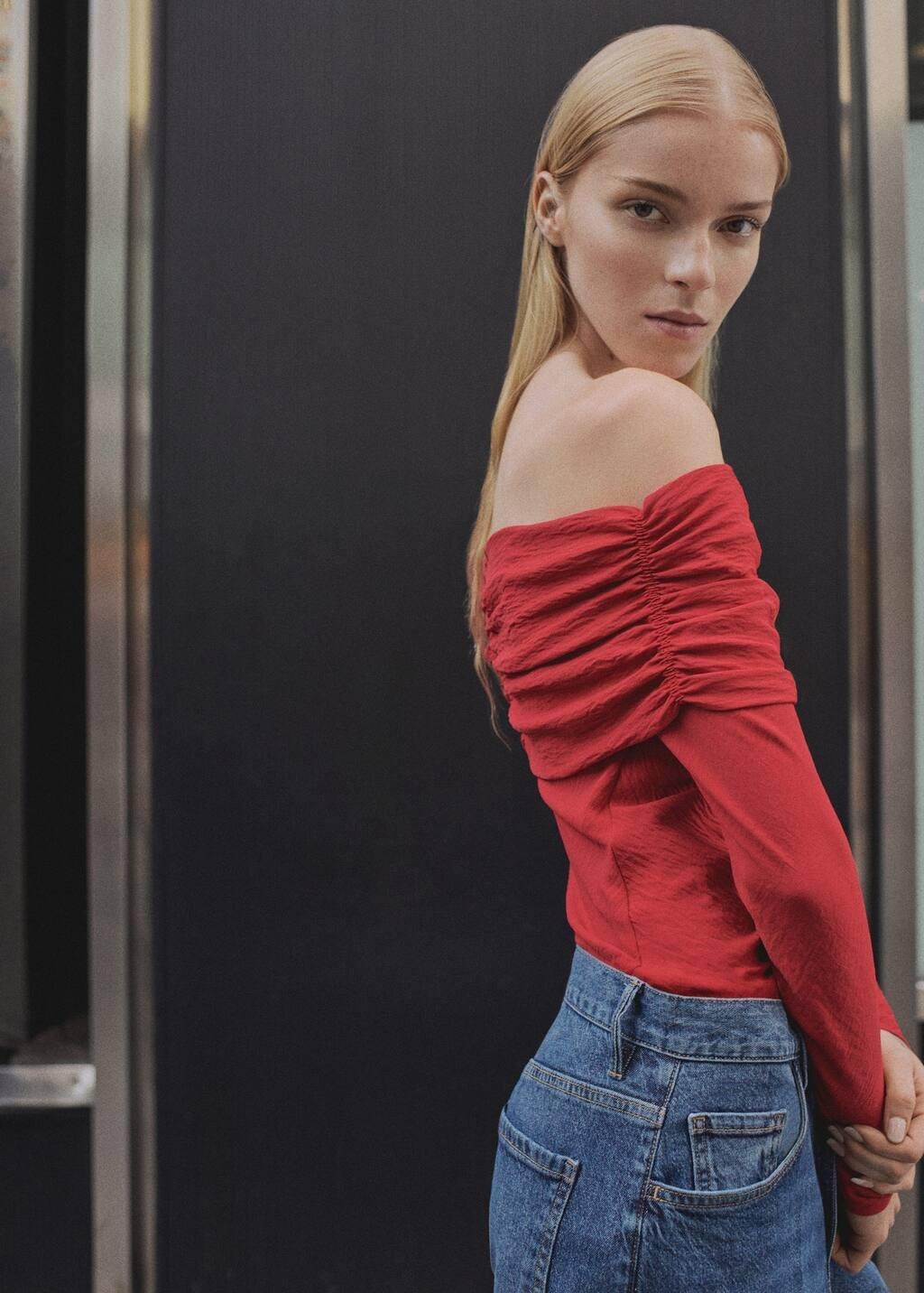 RED Off shoulders blouse, , large image number 3