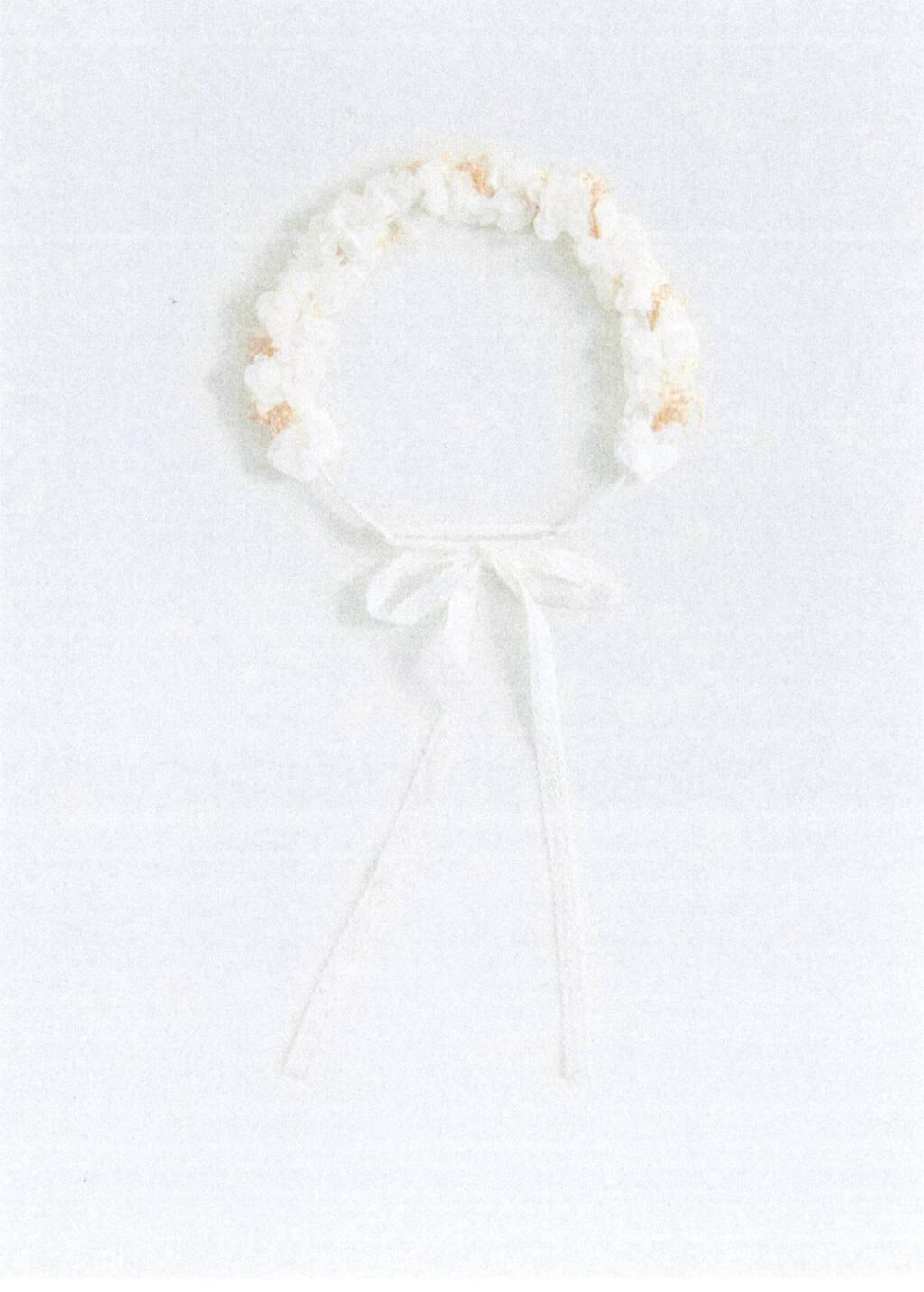 White Tie Closure Flower Hairband, Kids Girl, White, large image number 5