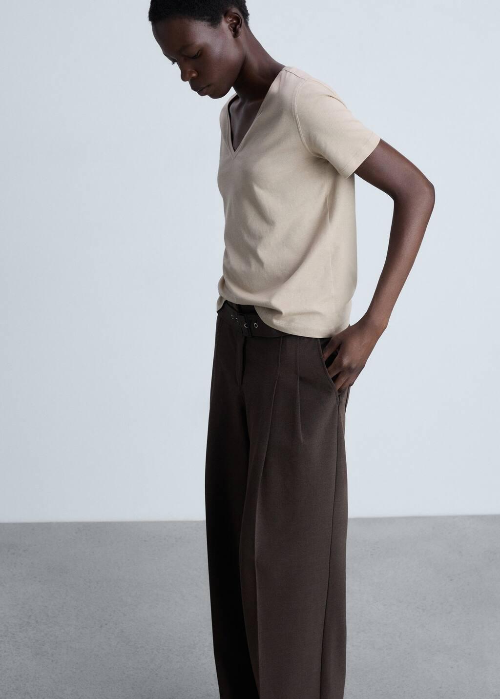 Beige Short-Sleeved V-Neck T-Shirt, , medium