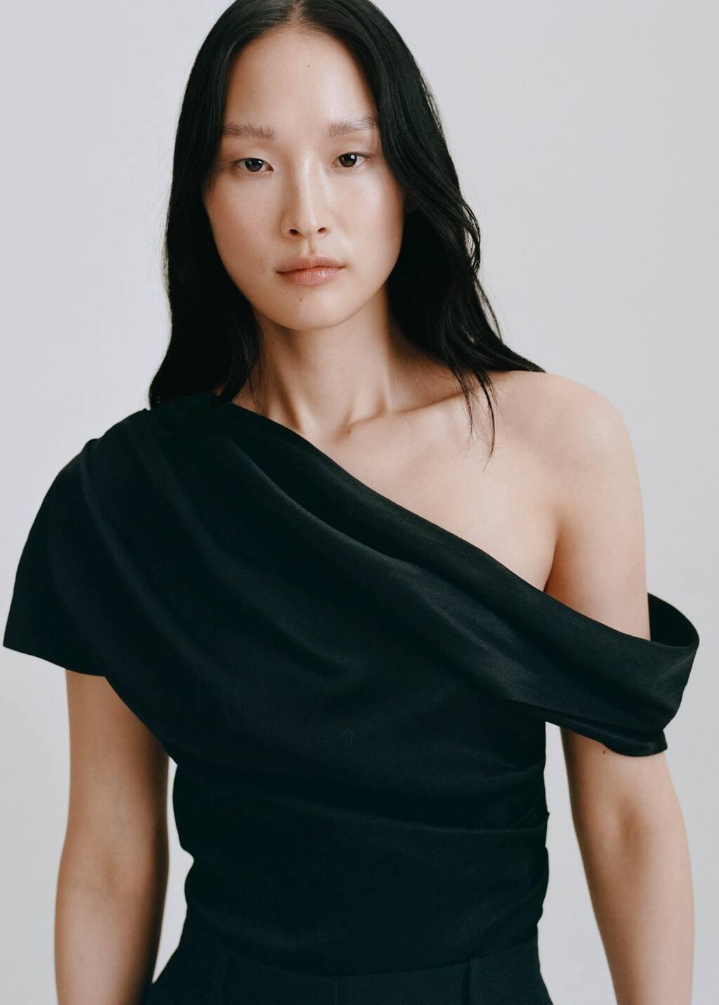 Black Short-Sleeved Draped Blouse, , large image number 3