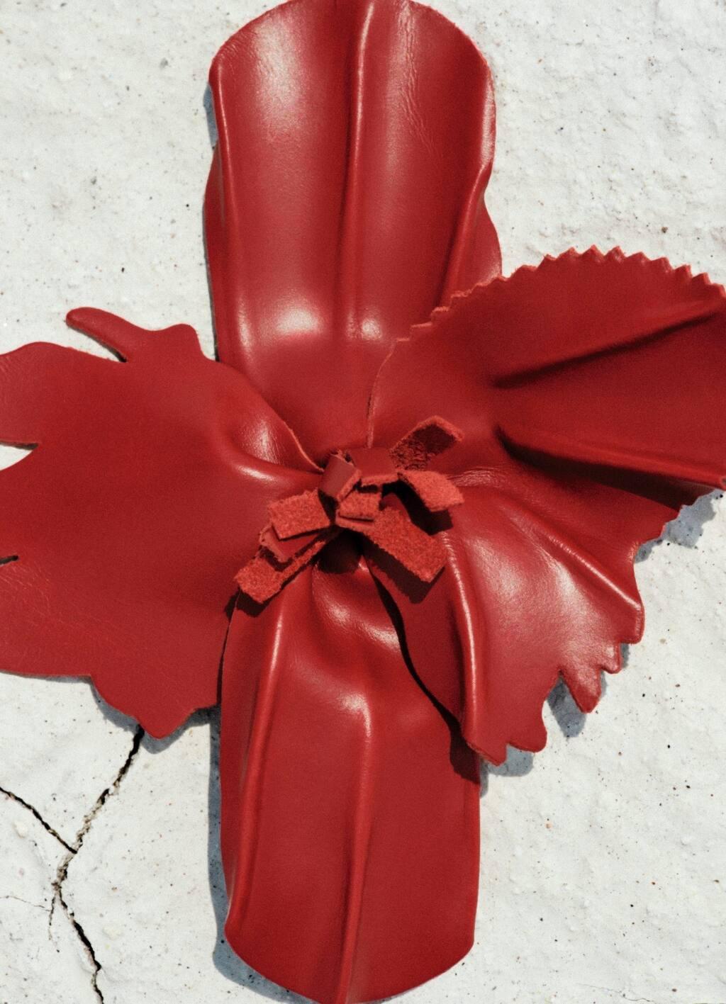 Red Thin Leather Belt With Flower Detail, 0201_70, large image number 4
