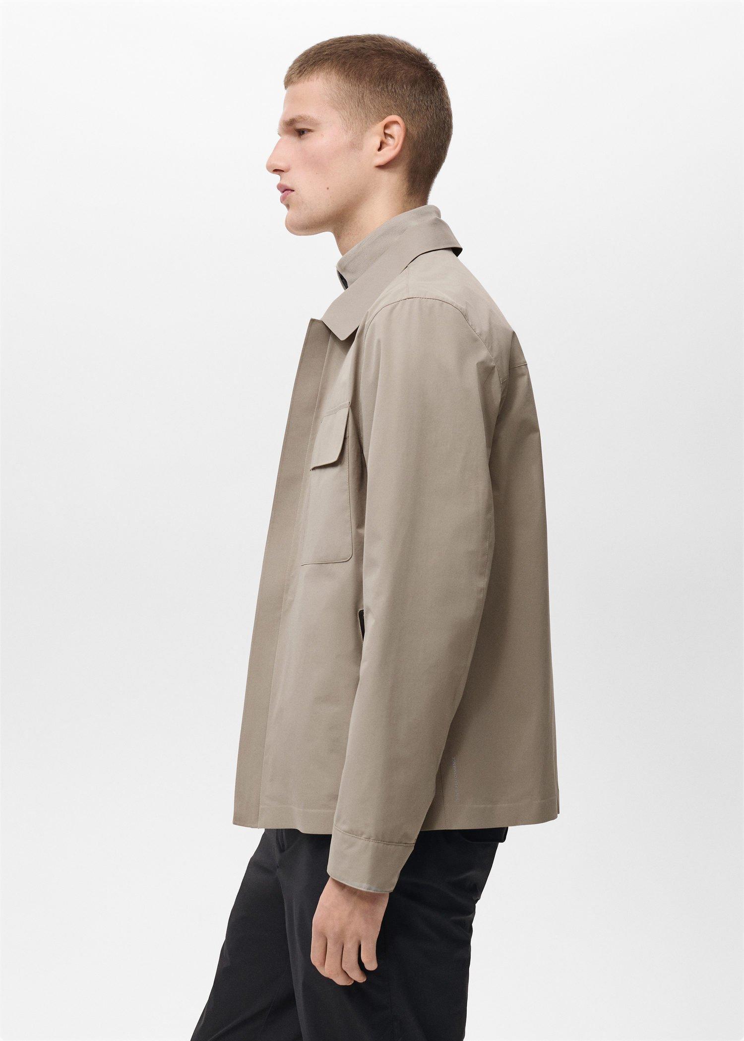 Two front welt pockets and water-repellent zip closure,Inner seams with thermo-sealed reinforcement,The green colour is an online exclusive,Comfort Stretch: Stretch fabric for added comfort,Water Repellent: Technical water-repellent fabric,Inner pockets,Front snap button closure,Performance Collection,Shirt Collar,Without inner lining,Model is 190 cm tall and wears a size M,Long sleeves with adjustable loops,Thermoregulating: This fabric offers optimal breathability to keep you at a stable tempe, , large image number 4