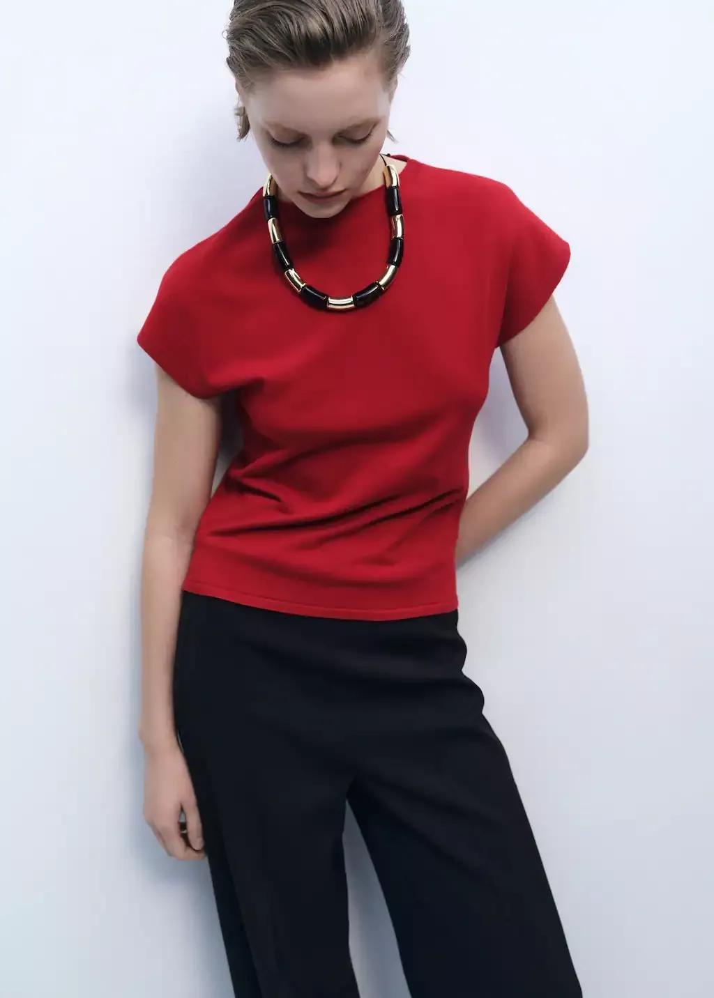 Red Sleeveless Fine-Knit Sweater, , medium
