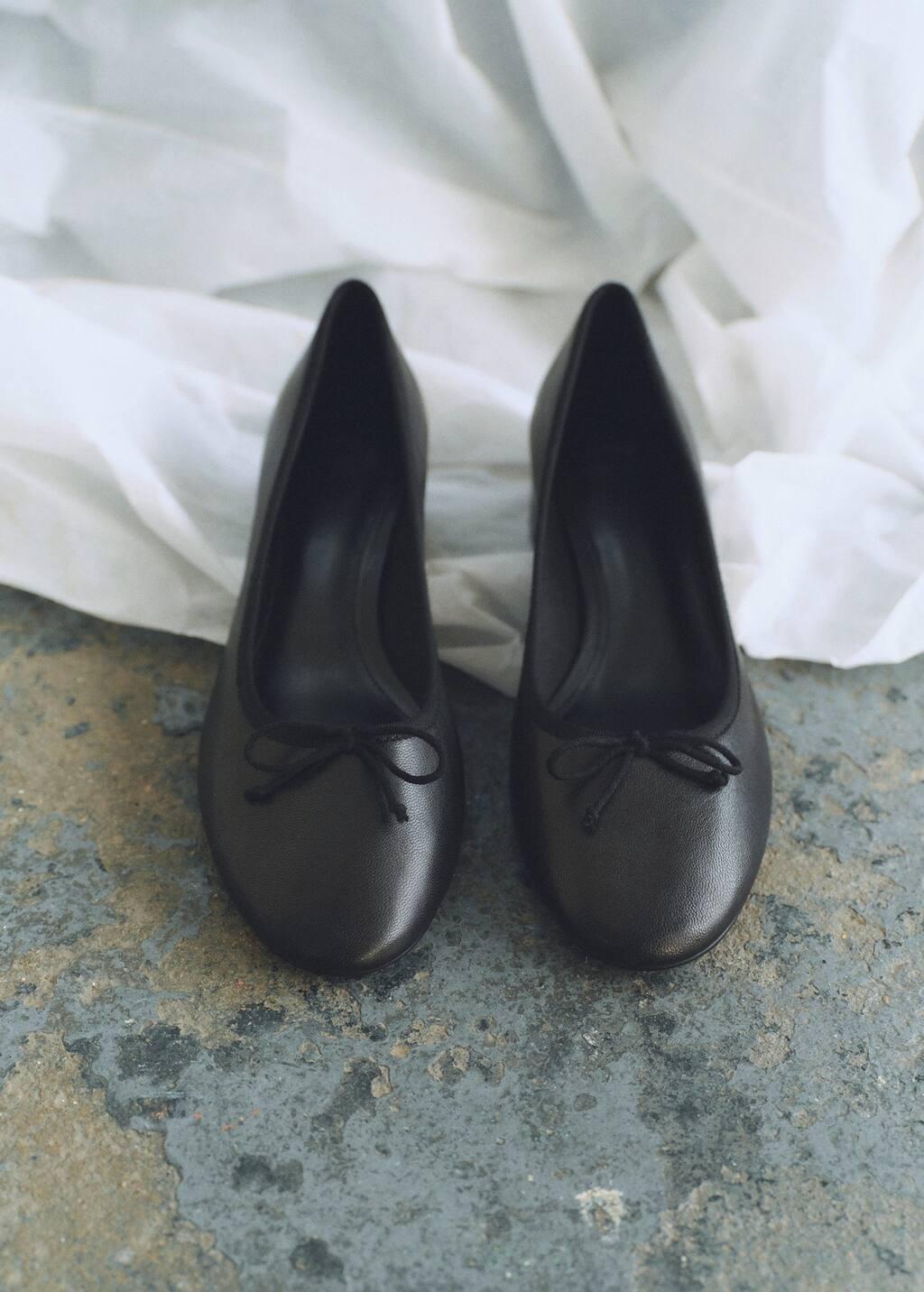 Black Heeled Leather Shoes With Bow, , large image number 4