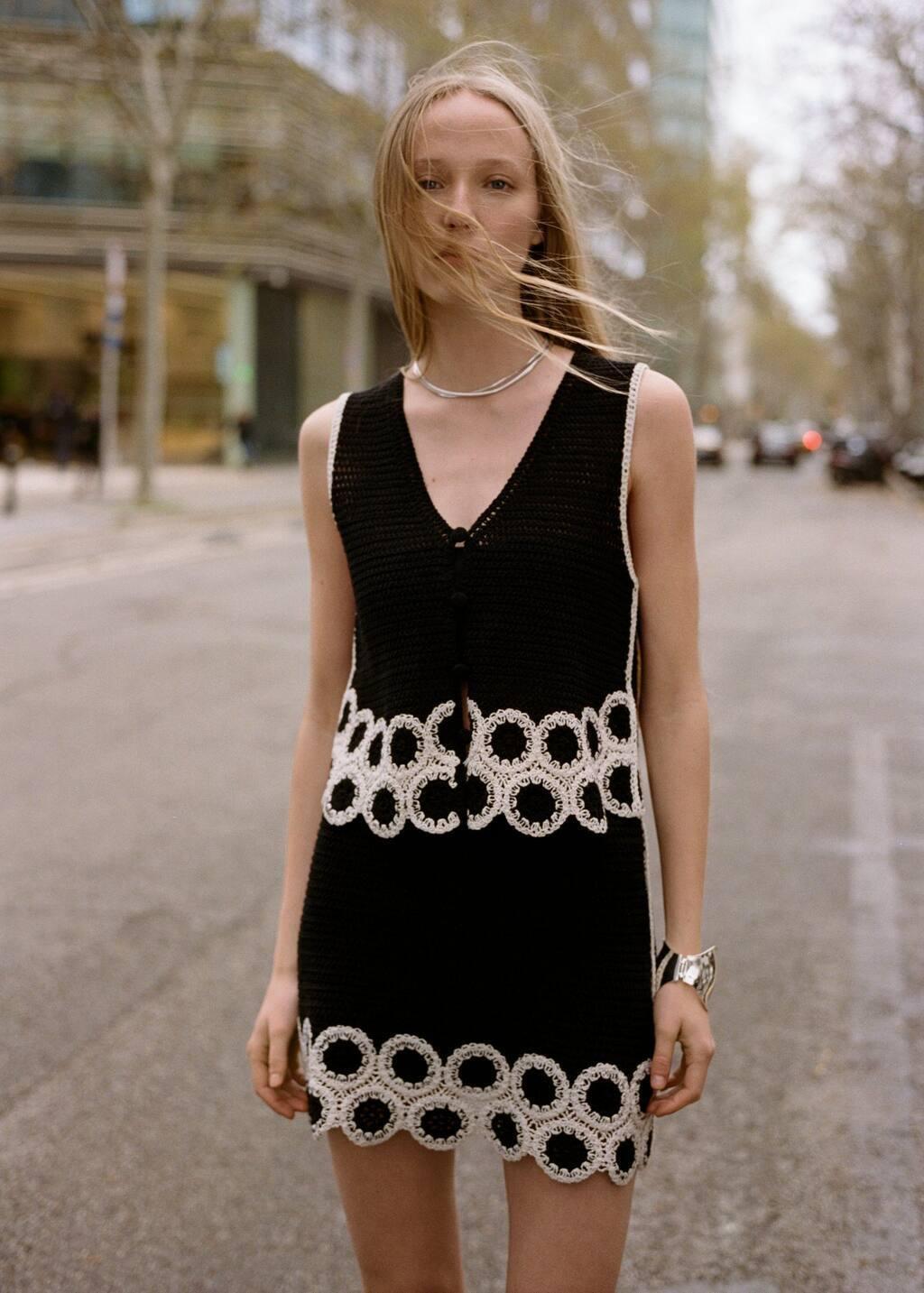 Black Circular-Print Crochet Waistcoat, , large image number 6