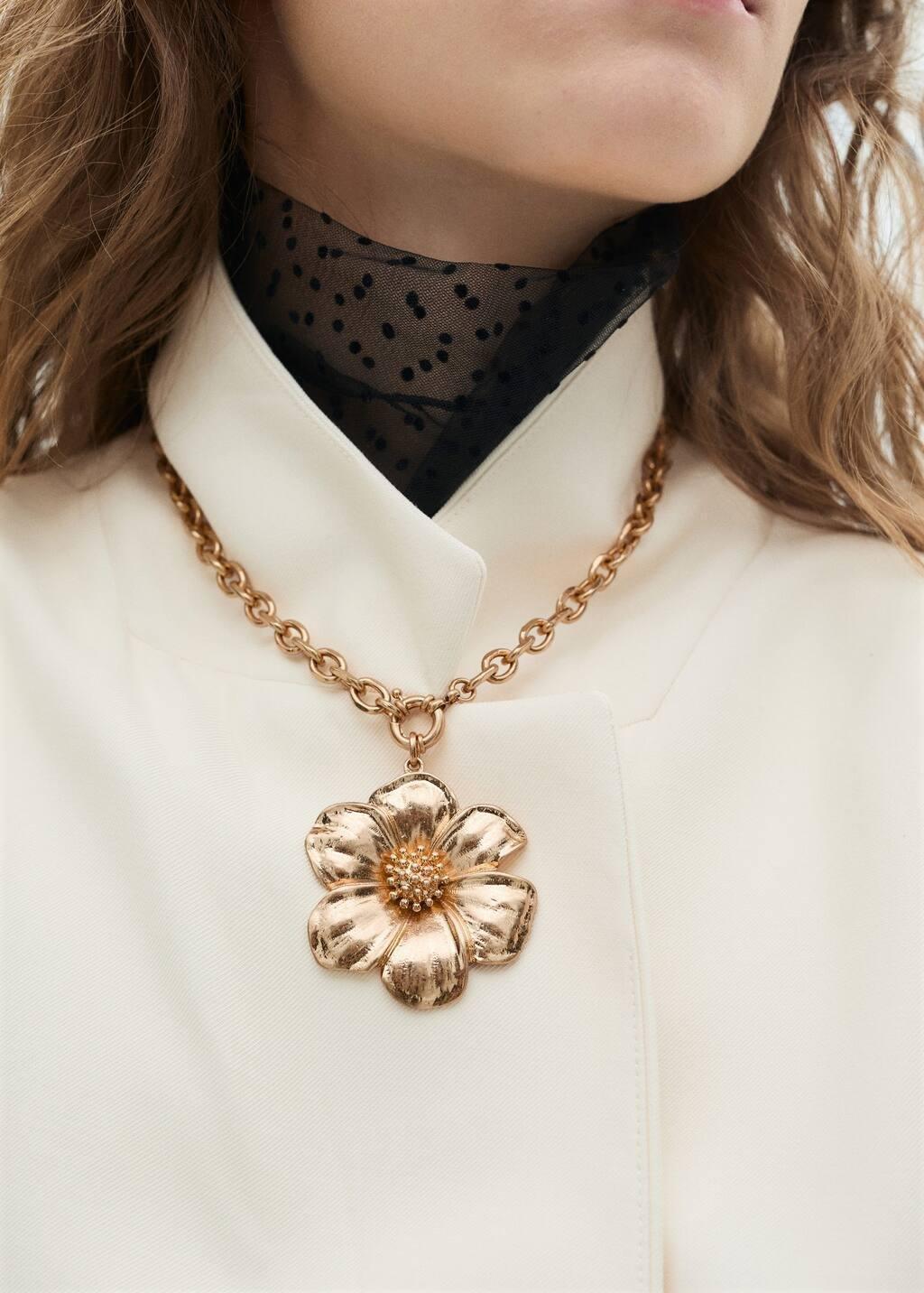Gold Floral Pendant Necklace, Gold, large image number 5