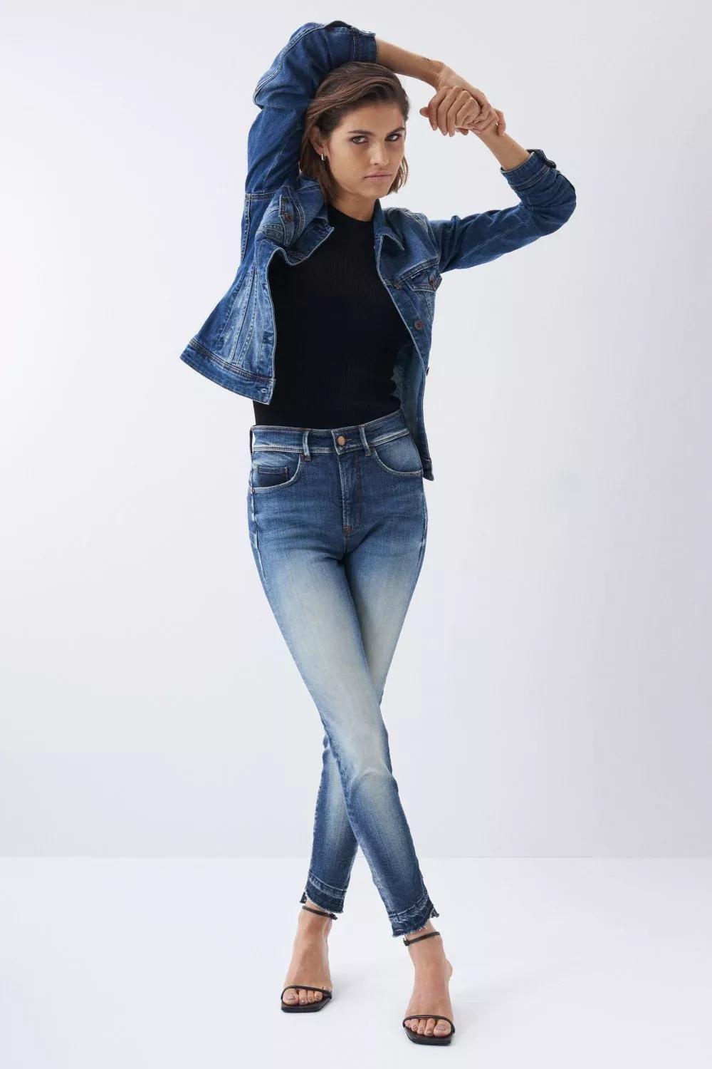 Secret Glamour Push In Capri Premium Wash Jeans, Blue, large image number 8