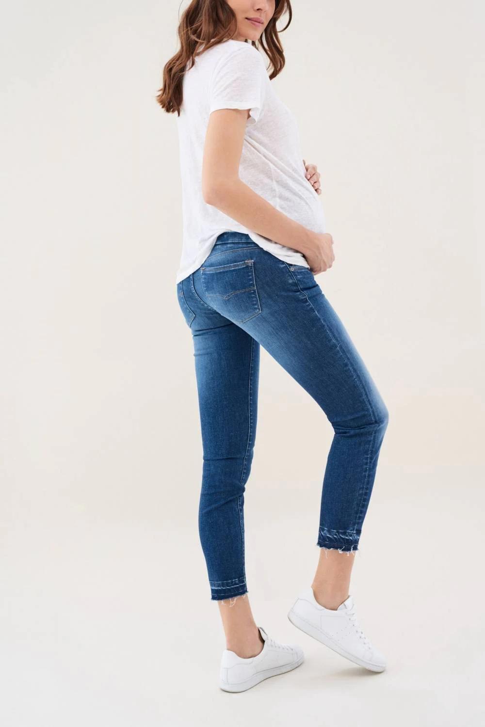 Hope Capri Maternity Jeans In Medium Rinse , Blue, large image number 9