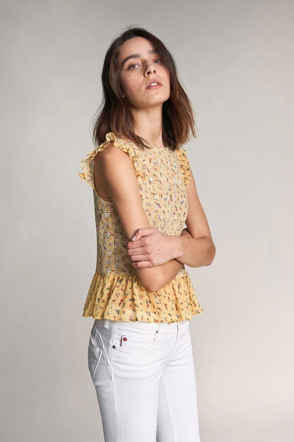 Yellow English Embroidery Sleeveless Blouse, , large image number 2