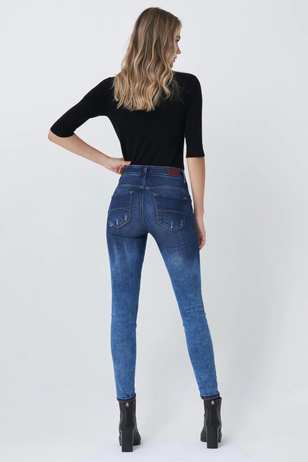 جينز  سكيني سيكرت جلامور بوش إن أزرق, Blue, large image number 3