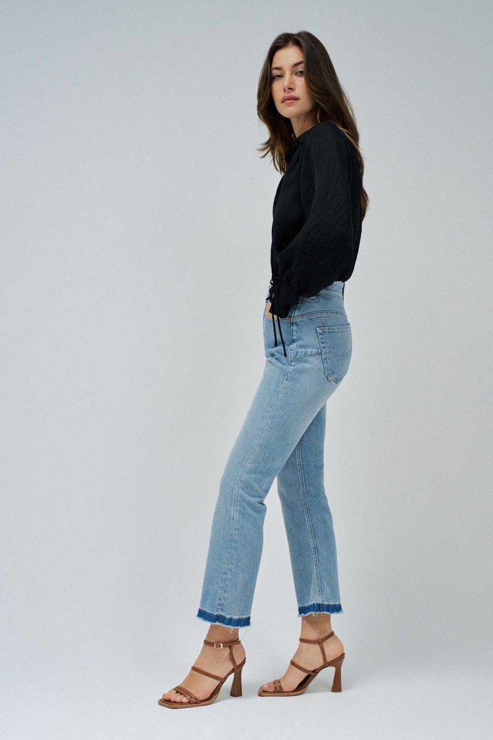 Light Wash Cropped Flare Jeans, Blue, large image number 2