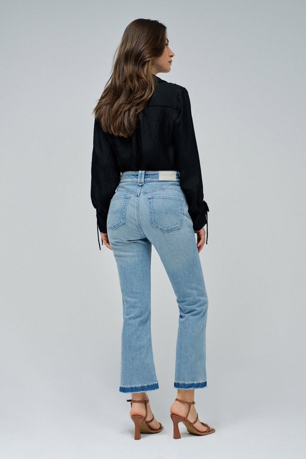 Light Wash Cropped Flare Jeans, Blue, large image number 3