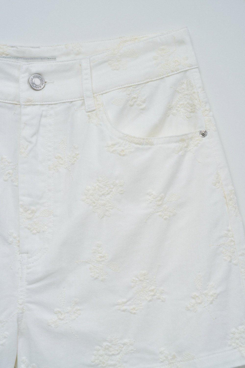 White True Shorts With Embroidery, , large image number 4