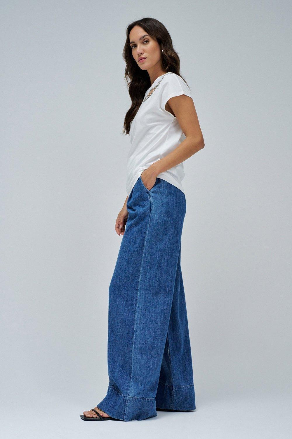 T-Shirt With Chest Cutout , White, medium