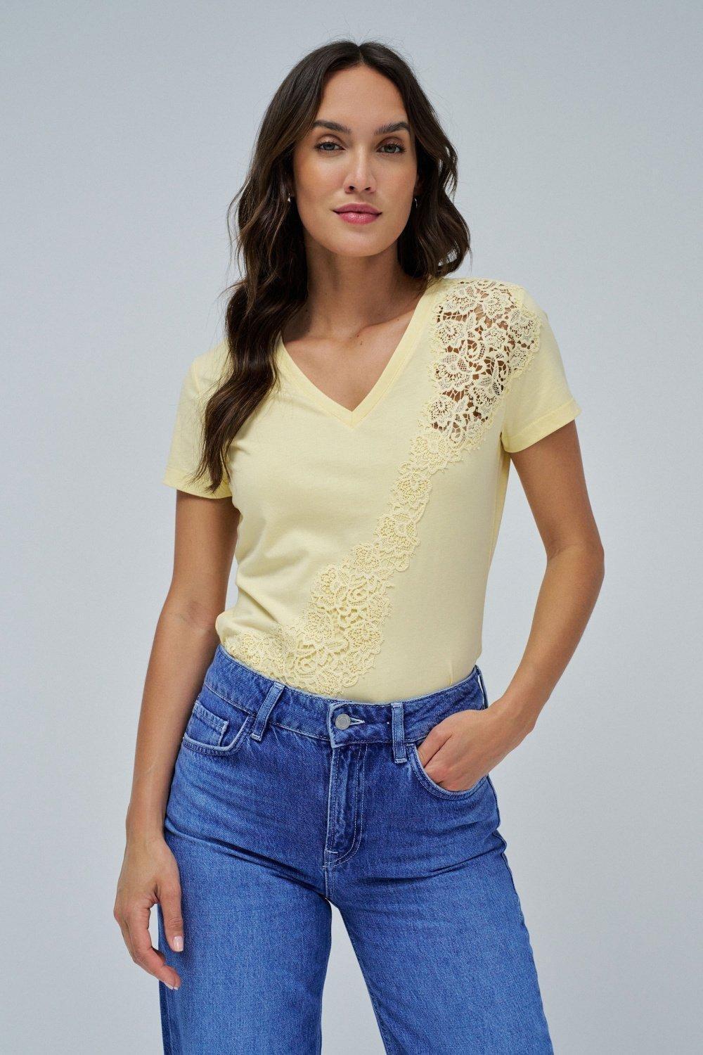 White T-Shirt With Lace, Yellow, medium