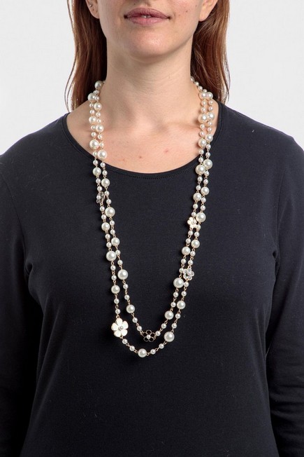 Punt Roma - White Pearls Necklace